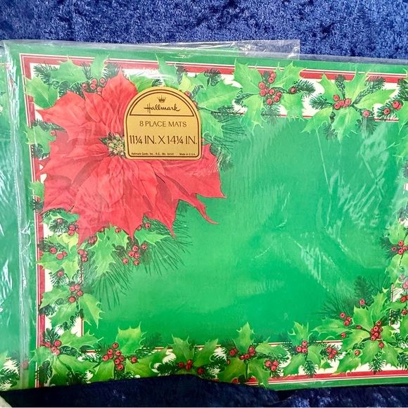 2 SETS/SEALED VINTAGE HALLMARK PLACEMATS CARDBOARD 8 POINSETTIA & HOLLY &NAPKINS - Picture 9 of 14